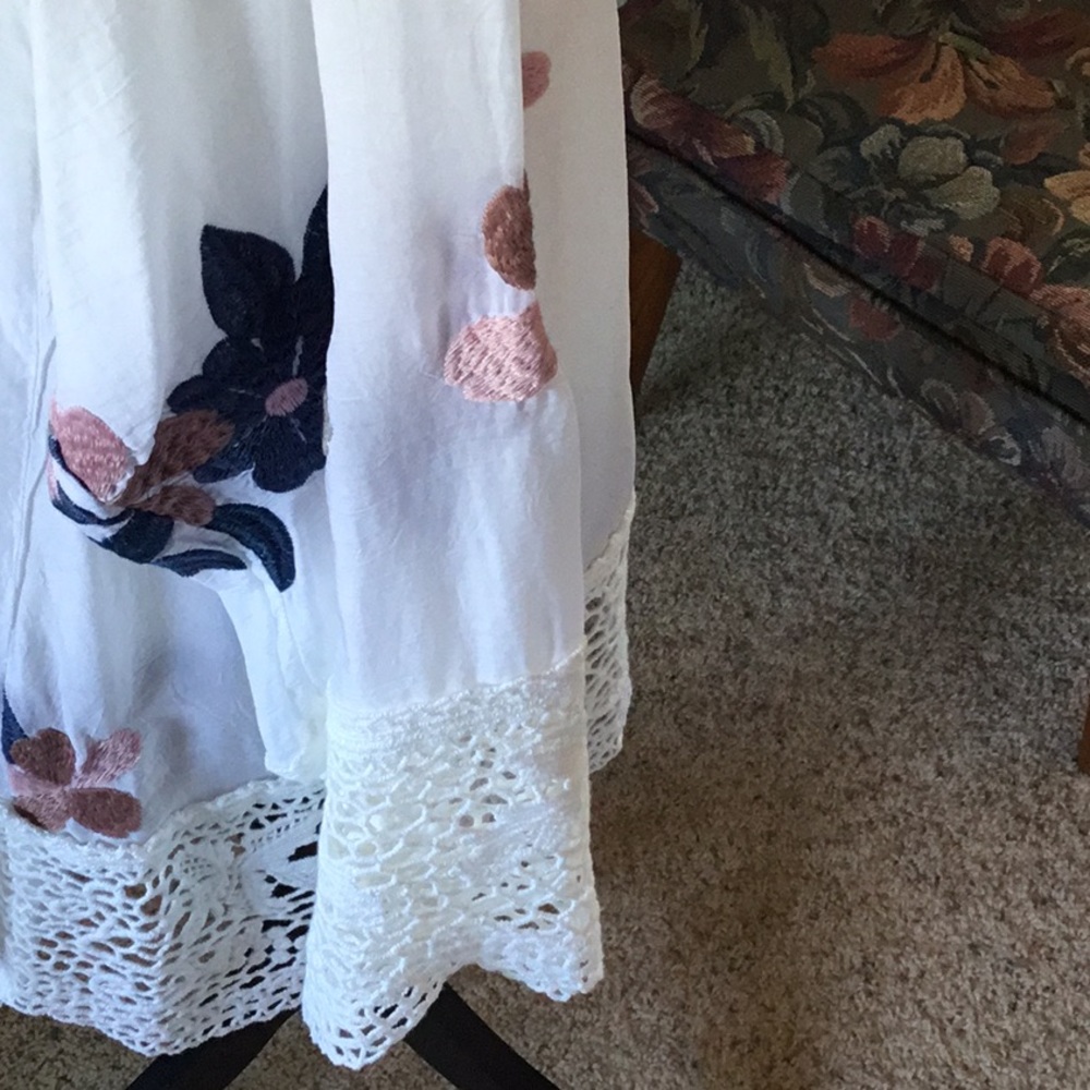 NWOT Johnny Was Dahlia V Neck Top - Picture 3 of 7